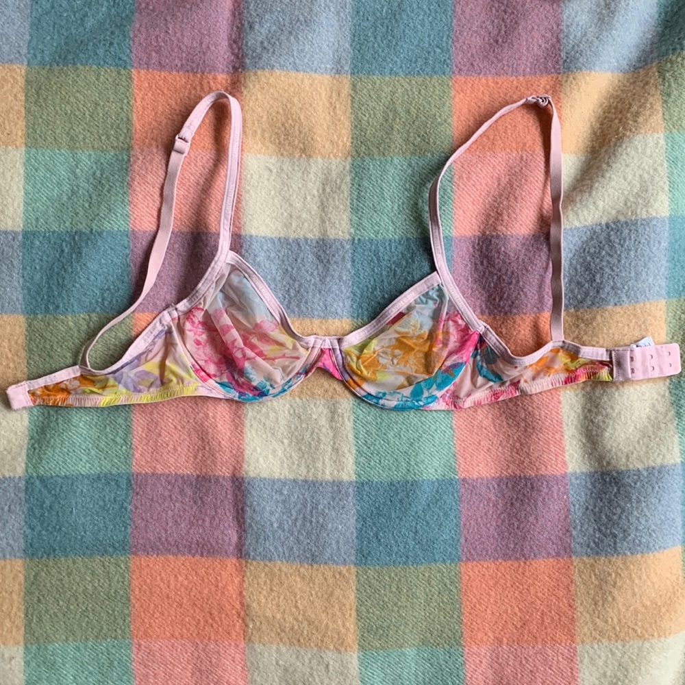 *FREE with purchase* Sheer floral Calvin Klein bra, size 32B